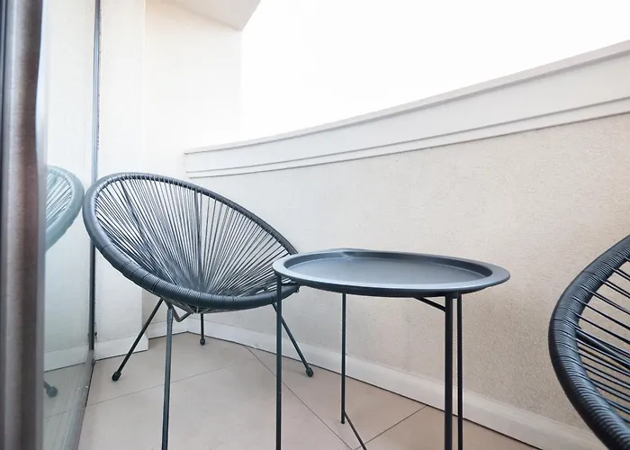 Otel Novos Luxury Bükreş