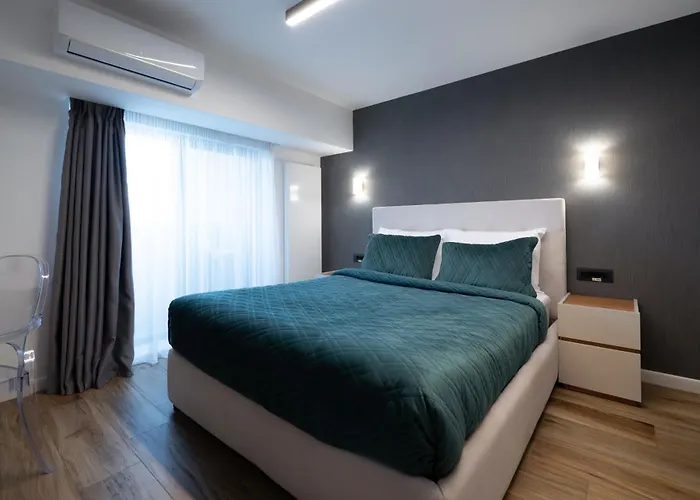 Novos Luxury 5* Bükreş