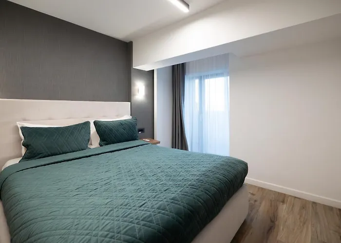 Novos Luxury 5* Bükreş
