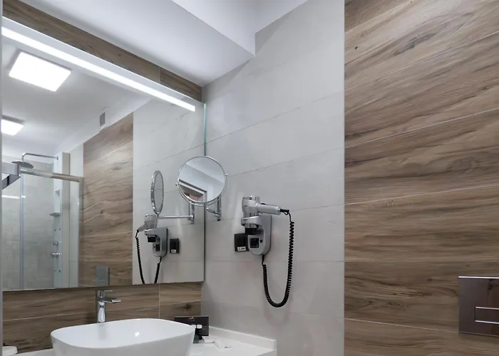 Otel Novos Luxury Bükreş