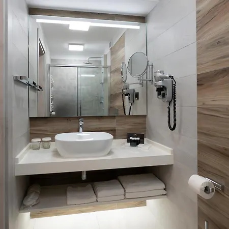 Novos Luxury Szálloda Bukarest