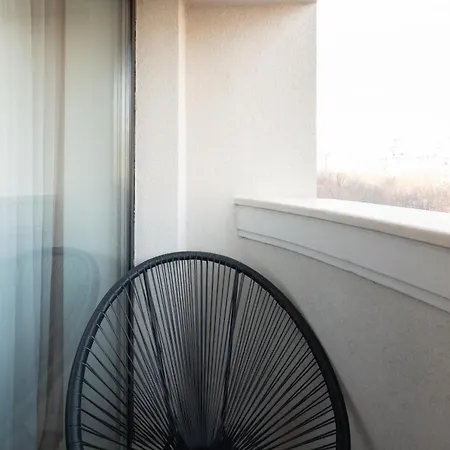 Novos Luxury 5* Bukareszt