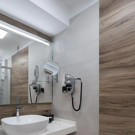 Отель Novos Luxury Бухарест