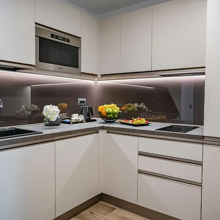 Novos Luxury 5* Bukarest