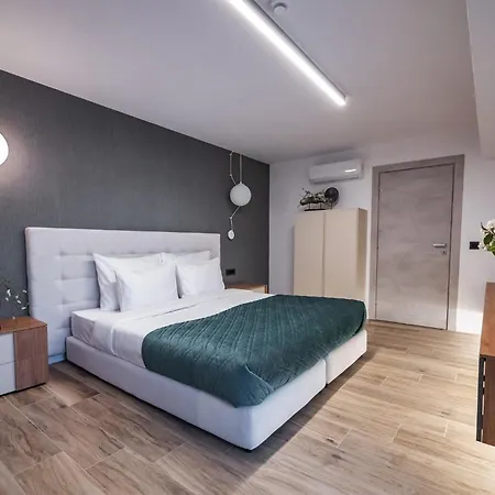 Novos Luxury Szálloda 5*