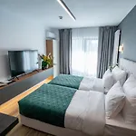 Novos Luxury