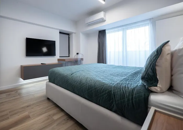 Novos Luxury Отель