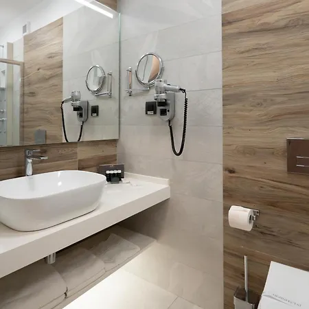 Novos Luxury 布加勒斯特