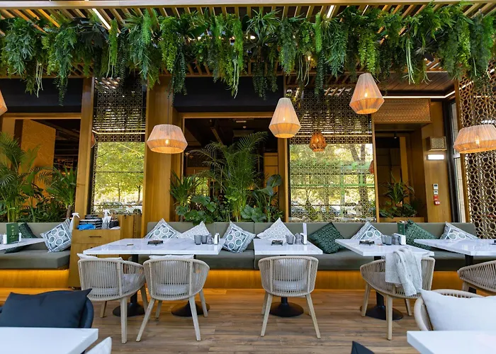 Novos Luxury 5* 부쿠레슈티